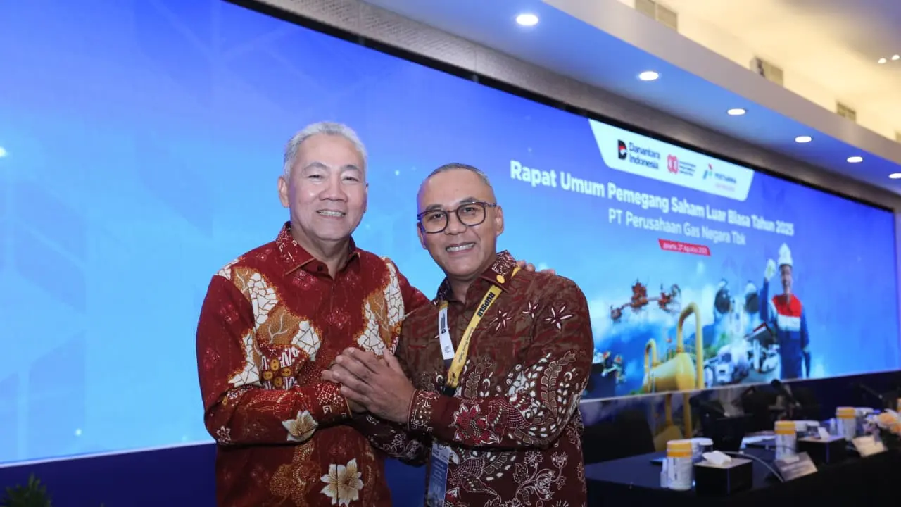Direktur Utama PGN Arief Kurnia Risdianto (Kanan) menggantikan Arief Setiawan Handoko (Kiri). (Dok PGN)