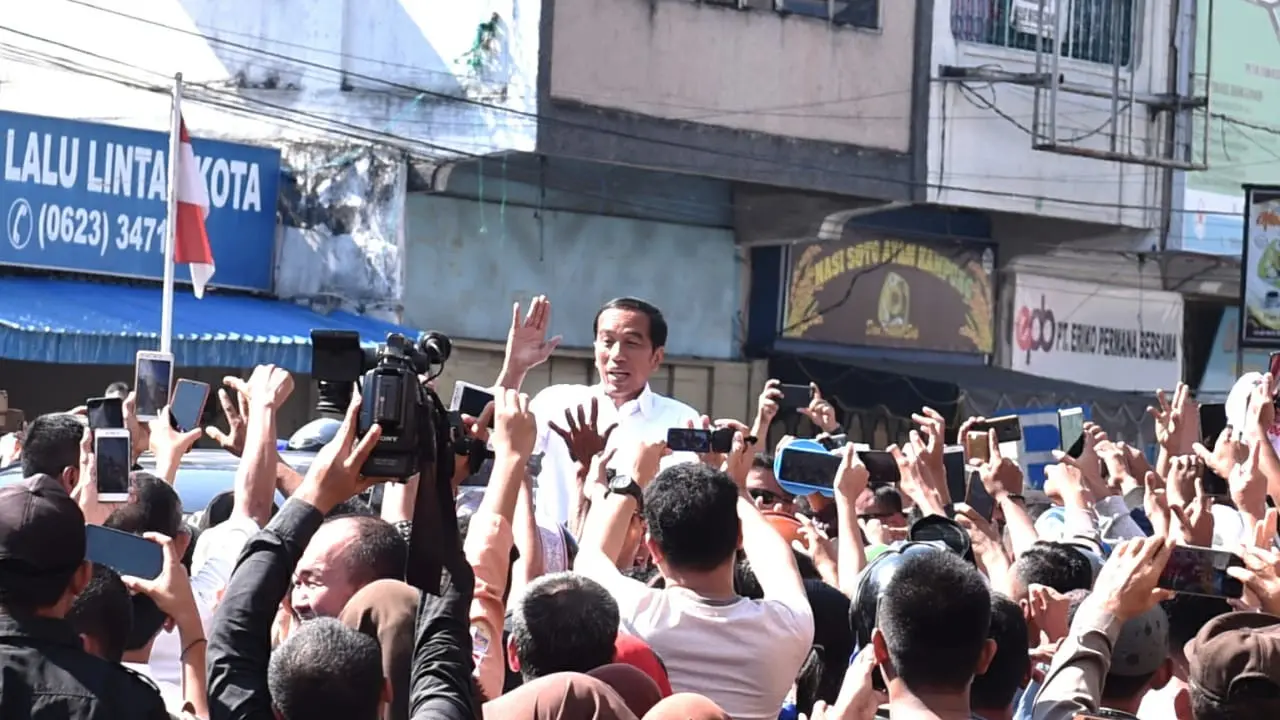 Cerita Jokowi saat Harus Menembus Ribuan Warga Asahan yang Menyambutnya