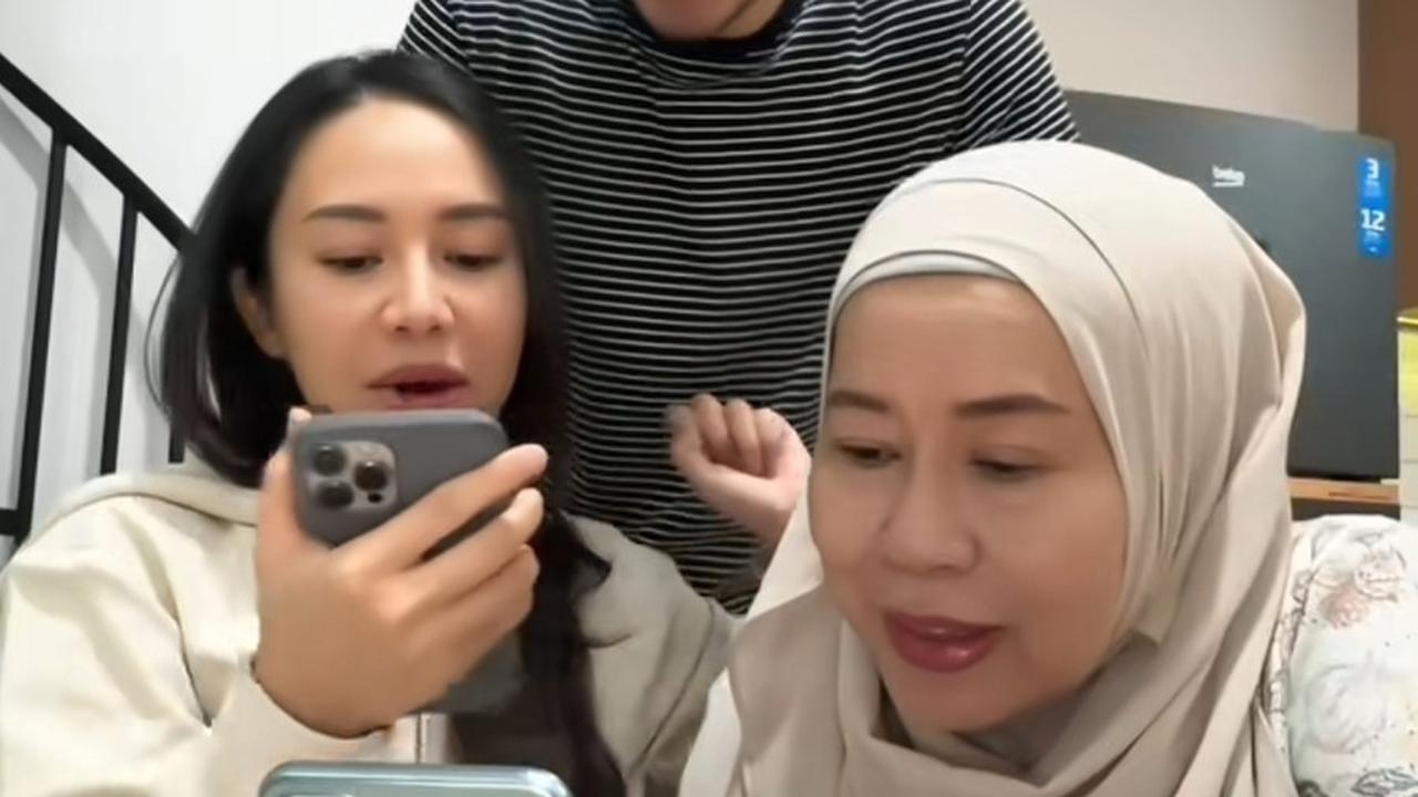 Berawal dari Prank, Begini Respons Dewi Yull Saat Menantu Dikatain Jelek: Cantik Gini Ah!