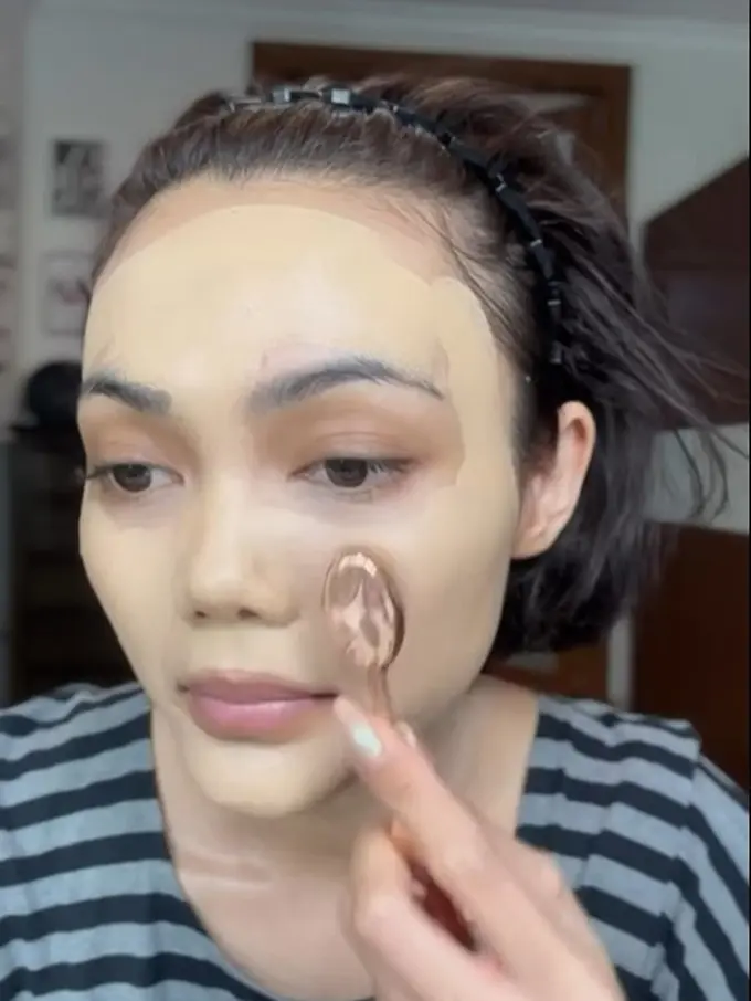 Rina Nose makeup ala Krisdayanti (Instagram/rinanose16)