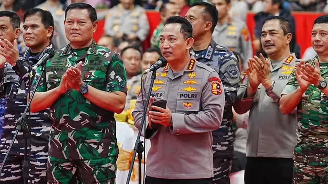 Kapolri Jenderal Listyo Sigit Prabowo juga mengapresiasi kegiatan rutin membantu masyarakat yang digagas ALTAR’89.<br>