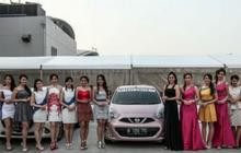 Wanita-wanita Ini dimanjakan pameran otomotif Gaikindo