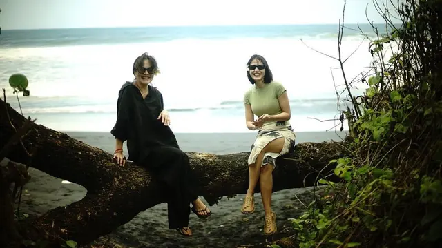 Pevita Pearce jadi sutradara dan produser (Instagram/pevpearce)