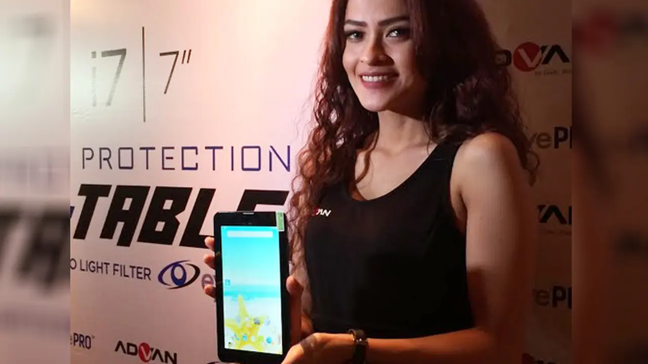 Advan i7