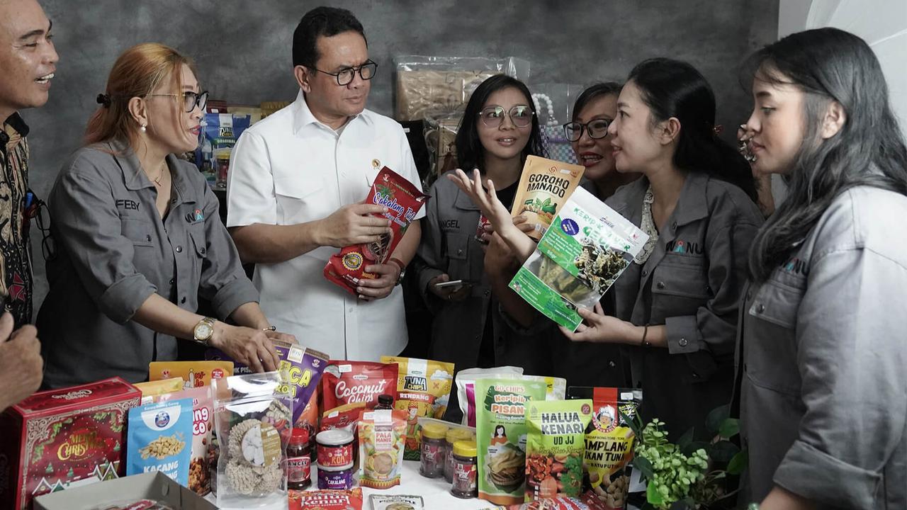 Kunjungi Gerai Oleh-Oleh Khas Manado, Mendag Budi Santoso: Kita Perkuat Daya Saing Produk UMKM
