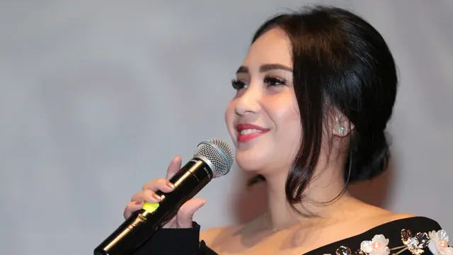 [Bintang] Nagita Slavina