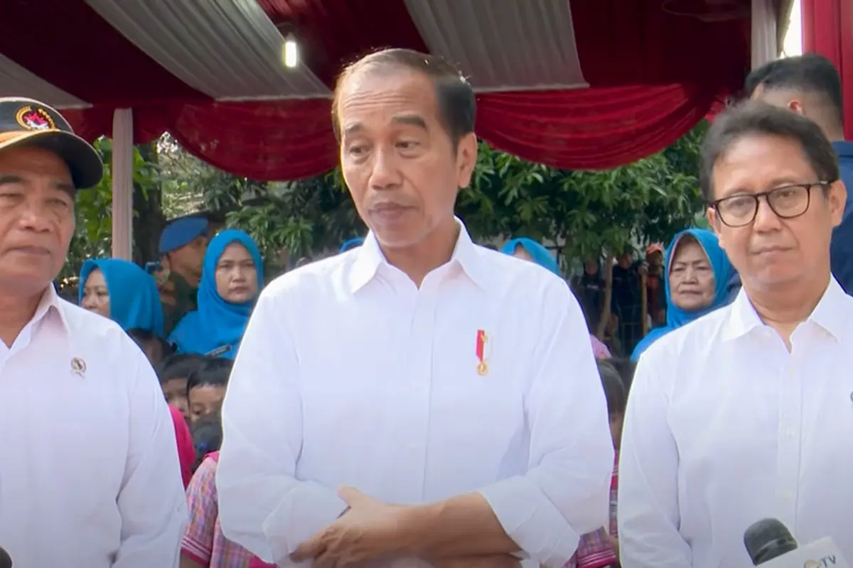 Terkait hambatan untuk mencapai target Presiden Joko Widodo (Jokowi) mengungkapkan bahwa mengatasi stunting bukan cuma soal gizi semata.