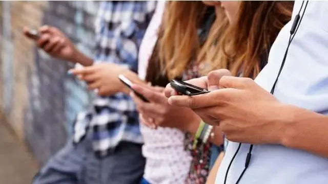 News Flash: Media Sosial Tingkatkan Kecemasan dan Depresi