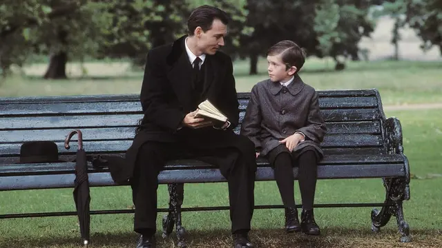 Finding Neverland (2004)