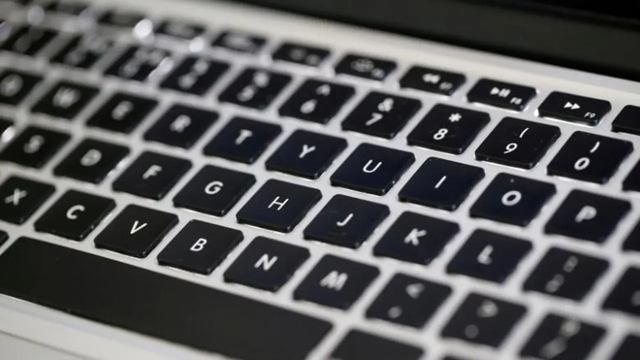 Tak Nyaman Saat Bekerja? Pilihlah Keyboard yang Tepat Untuk Anda