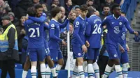 Pemain Chelsea melakukan selebrasi setelah Wesley Fofana (kiri kedua) mencetak gol perama timnya ke gawang Leeds United pada laga pekan ke-26 Liga Inggris 2022/2023 yang berlangsung di Stamford Bridge, London, Sabtu (05/03/2023) malam WIB. The Blues berhasil menang dengan skor 1-0. (AP Photo/David Cliff)