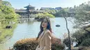 Begini potret Salshabilla Adriani yang tengah liburan ke Jepang. Mungkin Negeri Sakura ini menjadi salah negara yang cukup sering ia kunjungi ketika ke luar negeri. Beberapa waktu ia sempat menikmati momen liburannya ke Disneyland Jepang. (Liputan6.com/IG/@salshabillaadr)