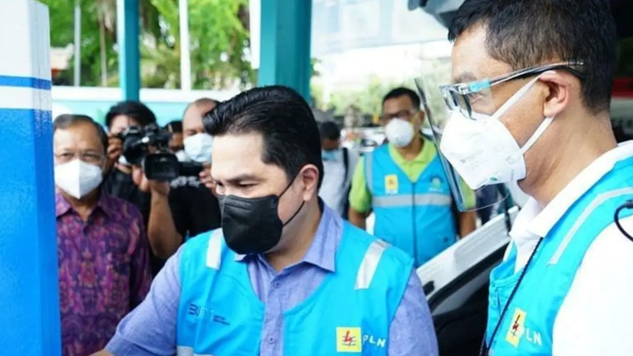 Menteri BUMN Erick Thohir meninjau proyek-proyek milik PT PLN (Persero). (Dok BUMN)
