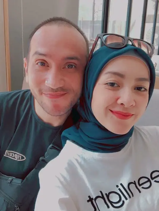 Gary Iskak kini terus berjuang melawan sakit yang sedang dideritanya. Tentu sebagai istri, Richa Novicha mengharapkan kondisi sang suami kembali pulih seperti semula. (Instagram/iskak_gary)