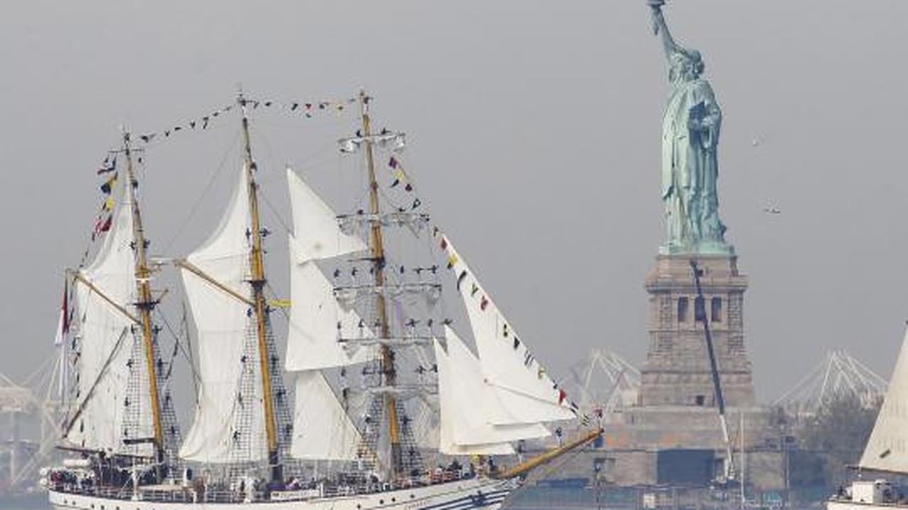 KRI Dewaruci ikut parade kapal perang di New York