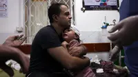Analisis Associated Press terhadap data Kementerian Kesehatan Gaza yang dirilis pekan lalu menunjukkan bahwa pada 26 Oktober, 2.001 anak berusia 12 tahun ke bawah telah terbunuh, termasuk 615 anak berusia 3 tahun ke bawah. (SAID KHATIB / AFP)
