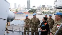 Menteri Luar Negeri RI Retno Marsudi di atas KRI Usman Harun di Port Beirut, Lebanon (25/2/2018). KRI Usman Harun beserta personel ALRI di sana merupakan bagian gugus tugas Maritime Task Force UNIFIL -- Pasukan Perdamaian PBB untuk Lebanon (Kemlu RI)