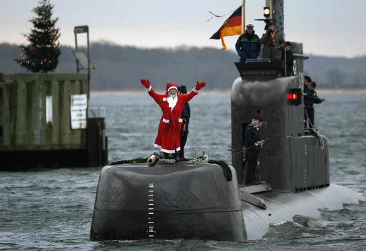 Ketika Santa Claus menghibur para prajurit militer