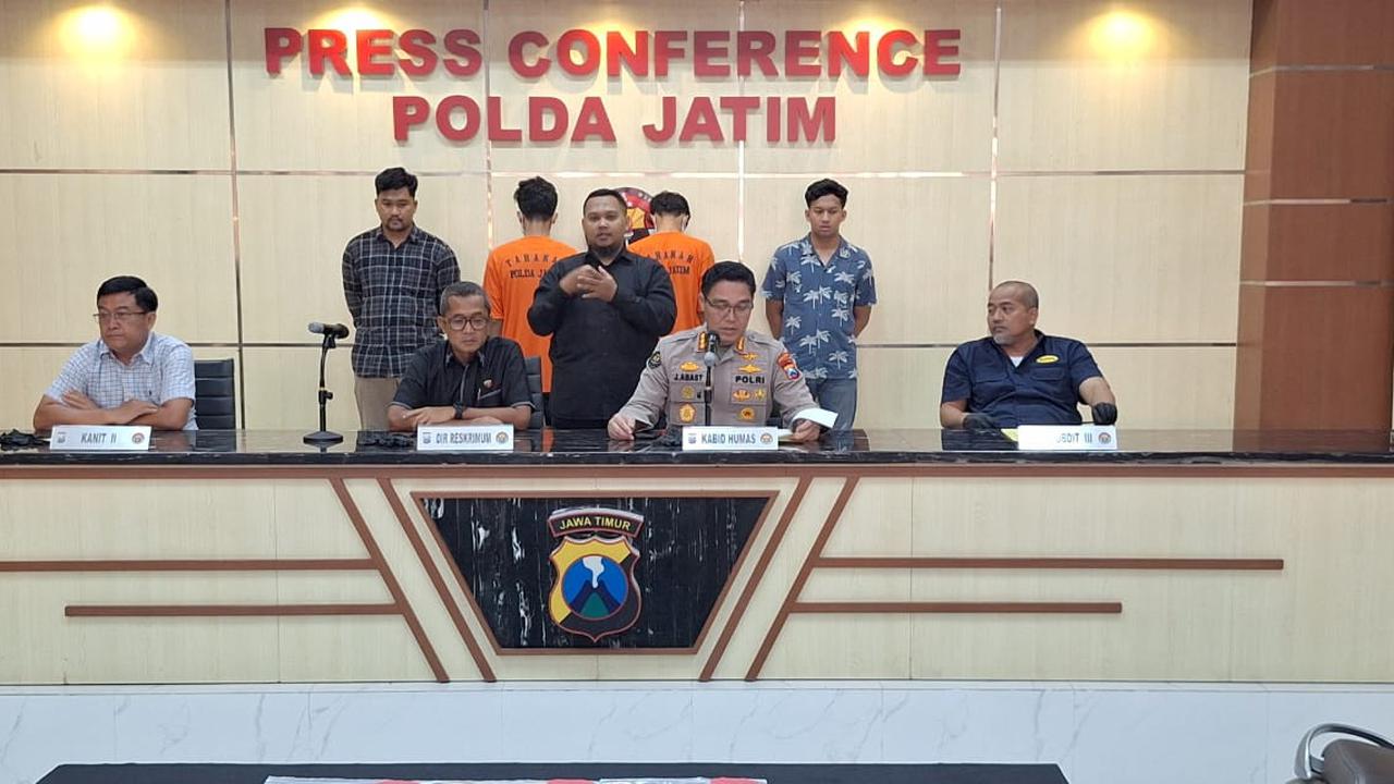 Akal Bulus 2 Mahasiswa Surabaya Ancam Demo Kadisdik Jatim soal Isu Korupsi & Perselingkuhan, Ujung-ujungnya Minta Fulus