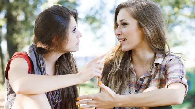 Meski Sama Sahabat, Curhat Tentang Pasangan juga Ada Aturannya