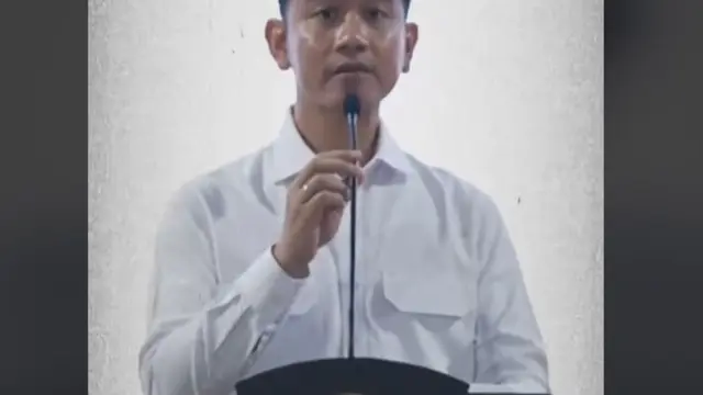 Gibran Rakabuming Baca Pantun di Retreat Kepala Daerah, Warganet Sontak Bikin Balasannya