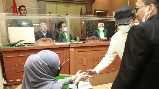 6 Momen Pertemuan Nathalie Holscher dan Sule, Saling Sapa dan Berjabat Tangan