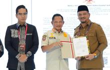 Kasatgas Tito Saksikan Penyerahan Surat Pernyataan Memberikan Bantuan Keuangan Khusus