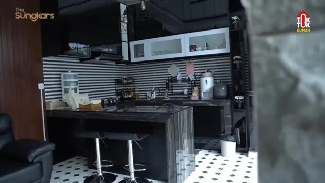 Rumah almarhum Ameer Azzikra dan Nadzira