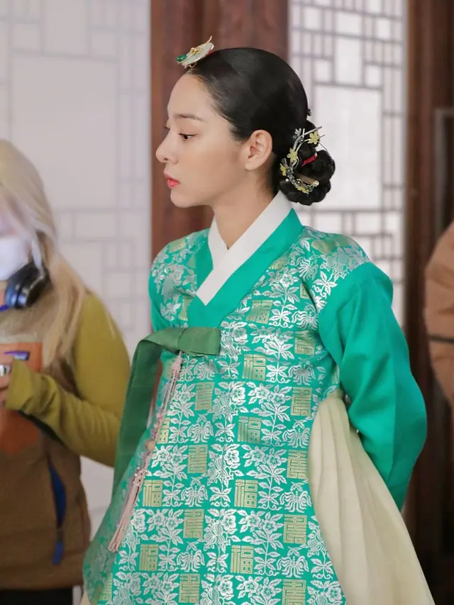 Tren Gaya Rambut Hitam Para Aktris Korea di Drama Terbarunya, Cantiknya Timeless