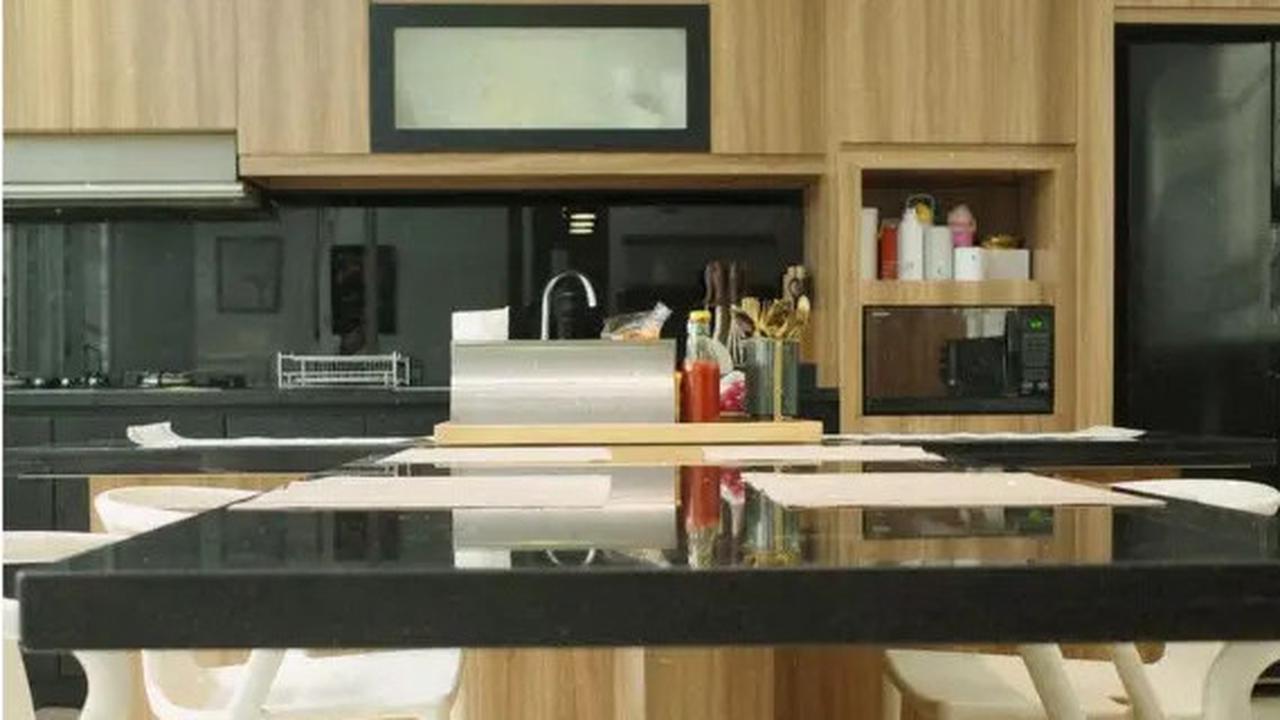 Rapi & Cozy, Intip Dapur Japandi Natasha Rizky yang Bisa Jadi Inspirasi