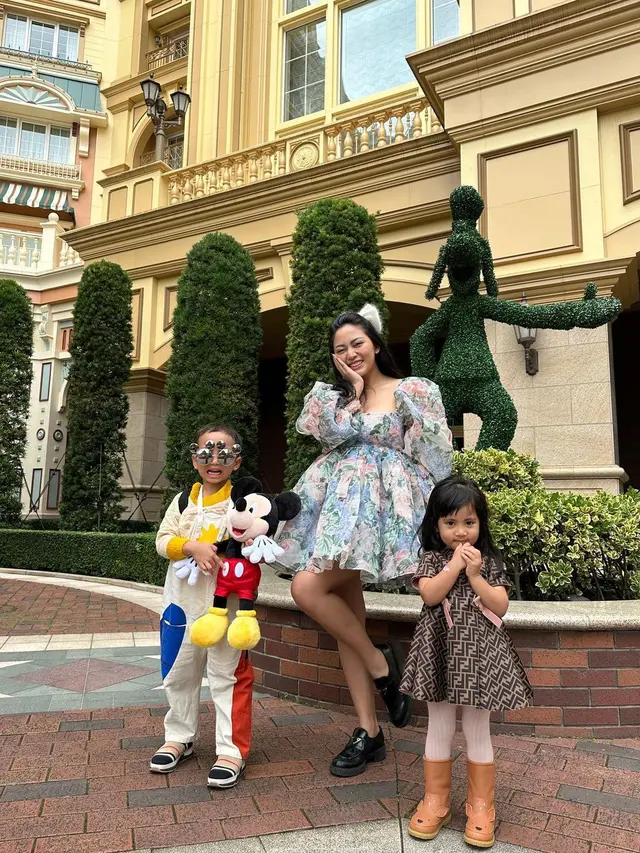 7 Potret Seru Liburan Rachel Vennya Ke Jepang, Seru Ajak Buah Hati