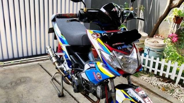 10 Potret Modifikasi Honda Blade, Stripping Repsolnya tak Terlupakan!