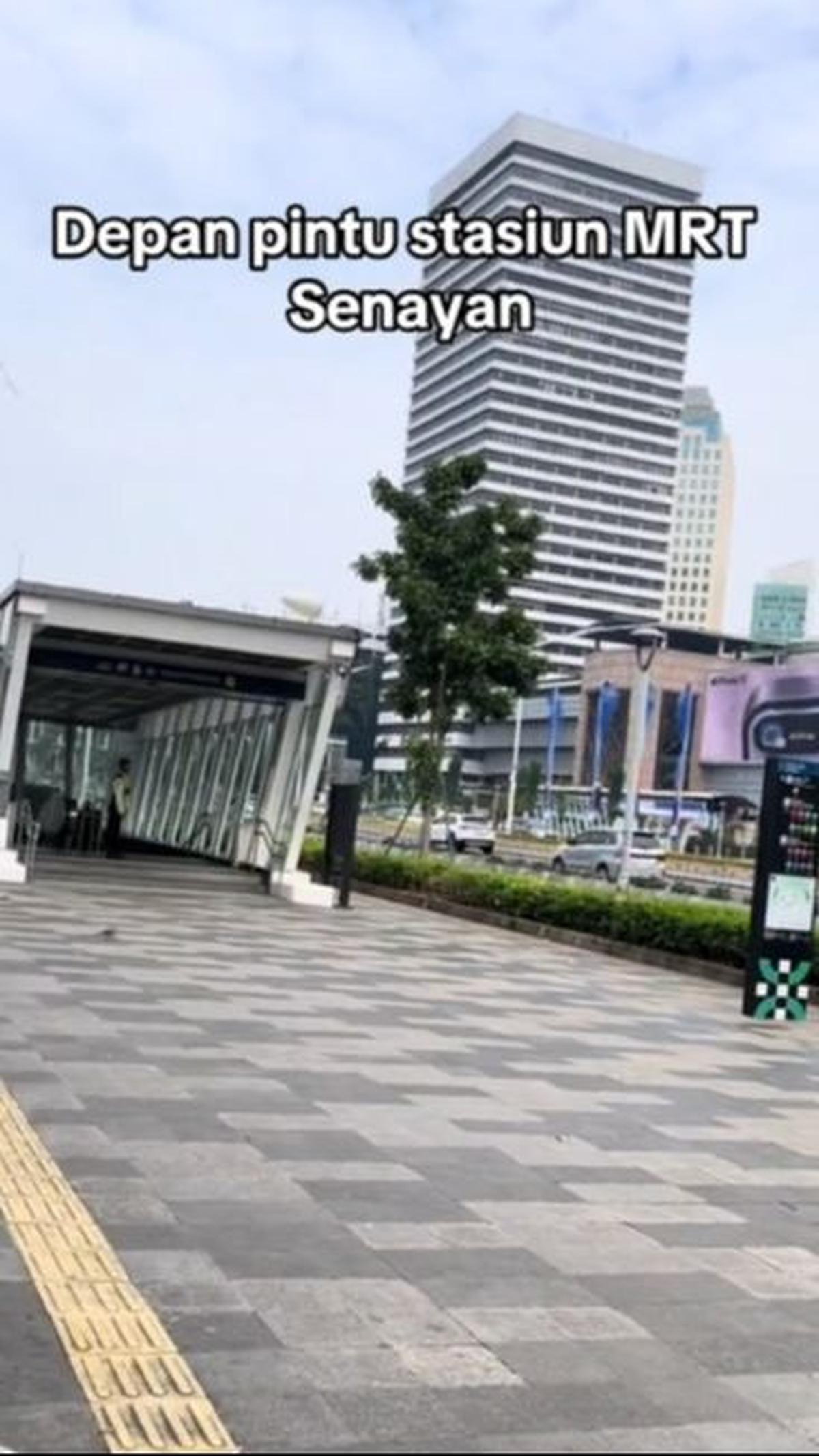 Rupanya gang ini berlokasi dekat area Stadion GBK dan pintu masuk Stasiun MRT.<br>