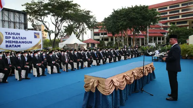 Kepala Badan Pengusahaan (BP) Batam, Muhammad Rudi, melantik 297 pejabat tingkat II, III, IV dan Manajemen di lingkungan BP Batam, Jumat (27/8/2021) sore, di pelataran parkir BP Batam, Batam Centre.