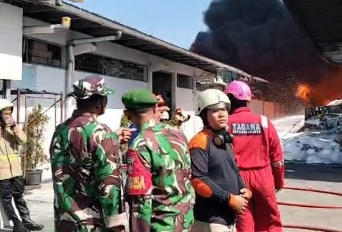 Pabrik PT Porto Indonesia Sejahtera Kebakaran