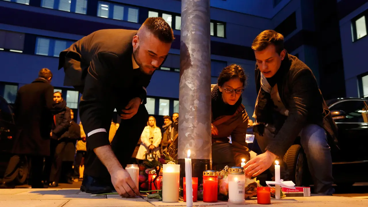 Berkabung, Warga Jerman Nyalakan Lilin Bagi Penumpang Germanwings