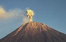 Gunung Semeru Kembali Erupsi, Luncurkan Abu Setinggi 800 Meter