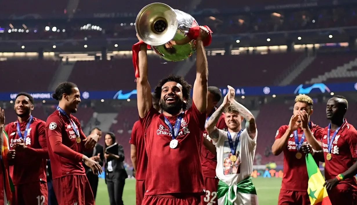 Mohamed Salah juga mampu membawa Liverpool sebagai klub Liga Inggris tersukses di Liga Champions usai menjuarai ajang tersebut pada musim 2018/2019. Runner Up Piala Afrika 2021 tersebut juga mampu mencetak gol kemanangan untuk The Reds saat menghadapi Tottenham di partai final. (AFP/Javier Soriano)