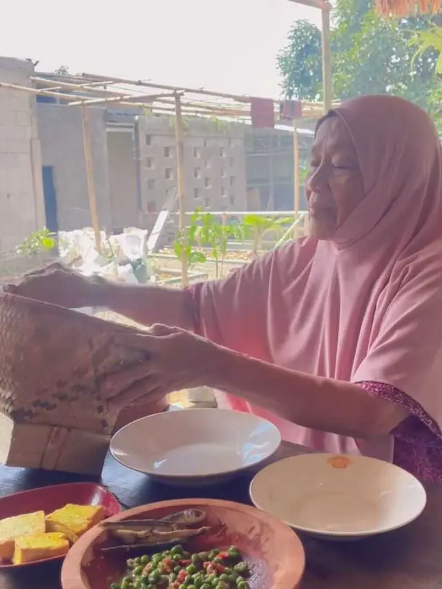 Potret Dapur Boby Tince di Kampung