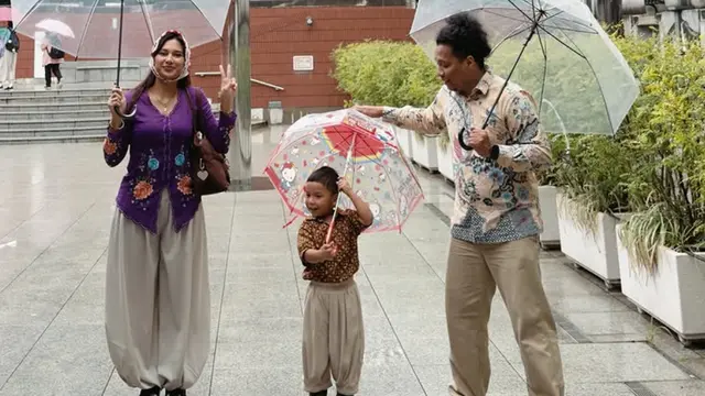 Indah Permatasari saat Liburan ke Jepang Bareng Keluarga. [@arie_kriting]