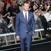 Adakah yang meragukan ketampanan dari Chris Hemsworth? (via buzzfeed.com)