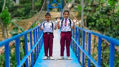 BRI Peduli Hadirkan Jembatan Gantung di Desa Kemang Cianjur, Permudah Warga ke Sekolah hingga Beraktivitas Ekonomi