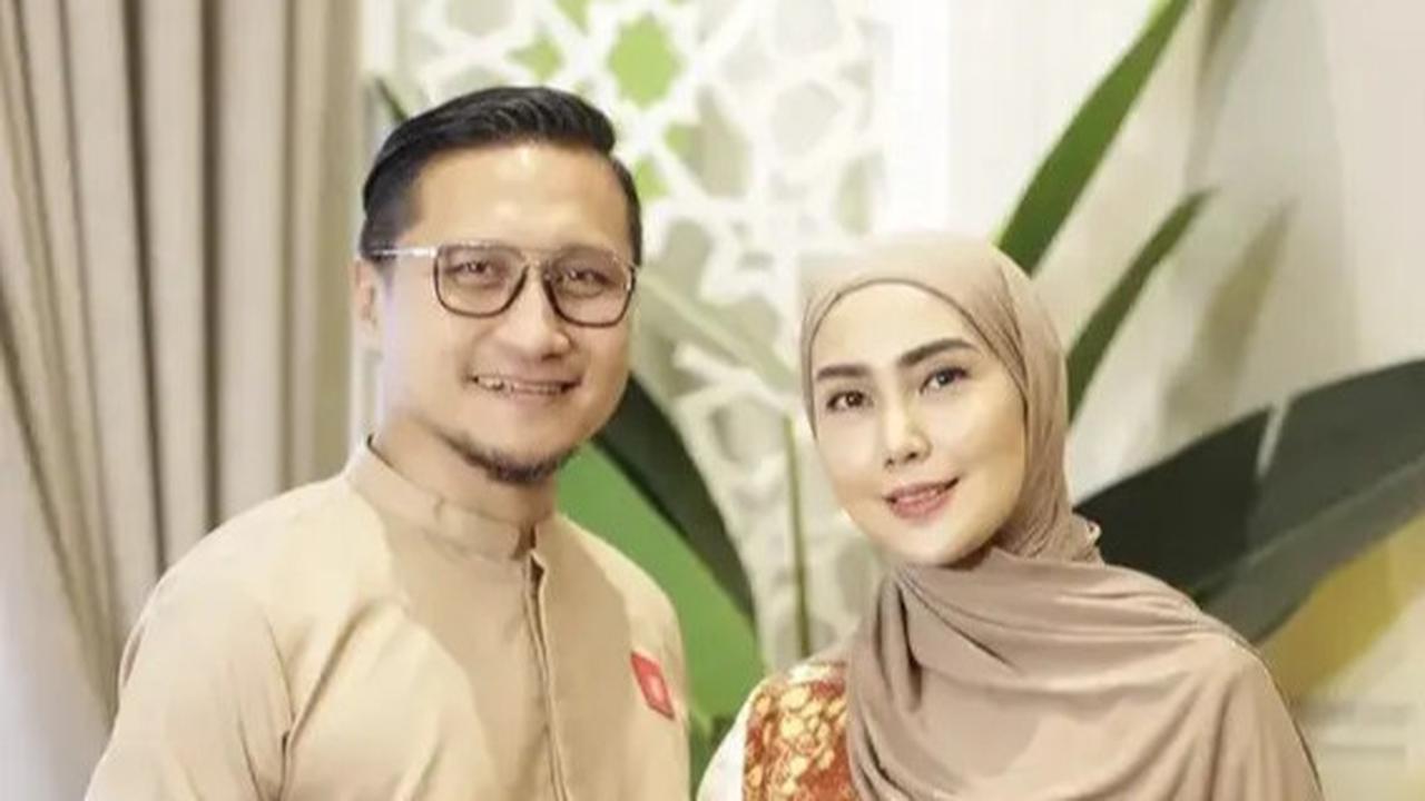 Potret Dapur Mewah Arie Untung dan Fenita dengan Model Desain Elegan Serta Dilengkapi Pintu Rahasia yang Menarik