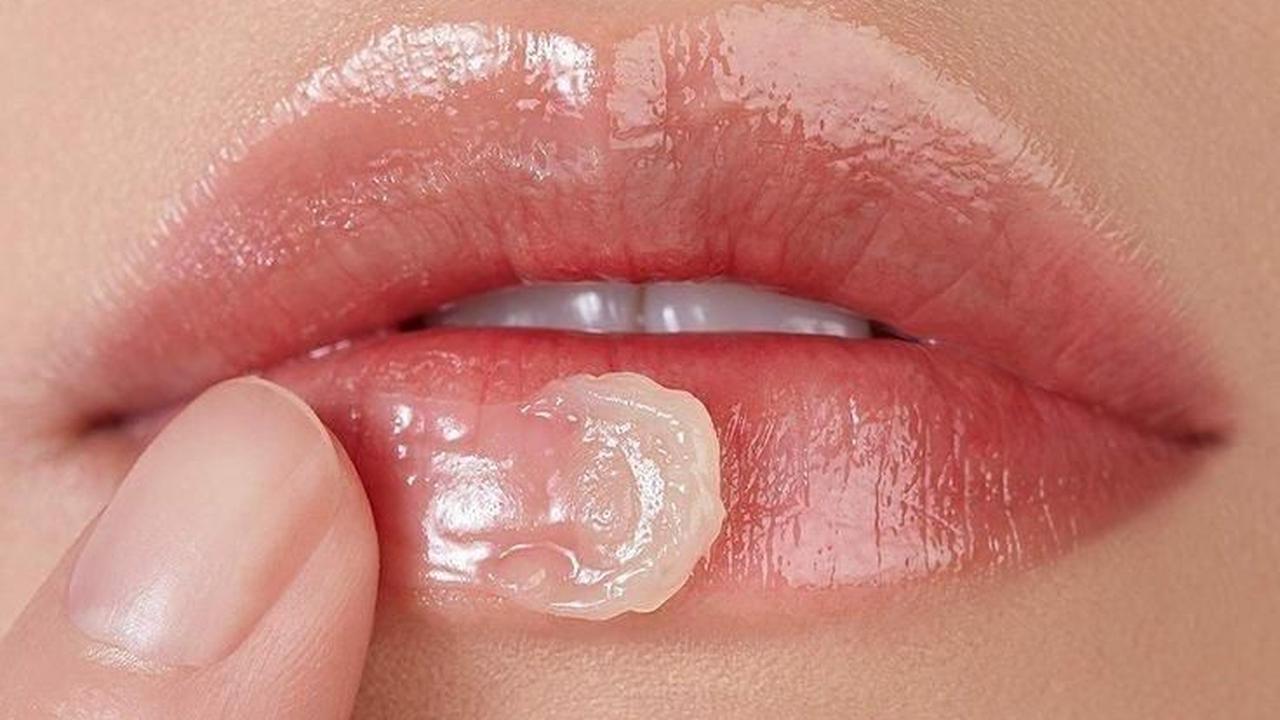 7 Tips Makeup Wanita Musim Dingin yang Bikin Wajah Tetap Glowing dan Tahan Lama!