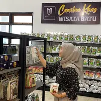 Tidak mudah untuk mempertahankan bisnis di tengah pandemi. Namun Nova Prastika berhasil sukses.