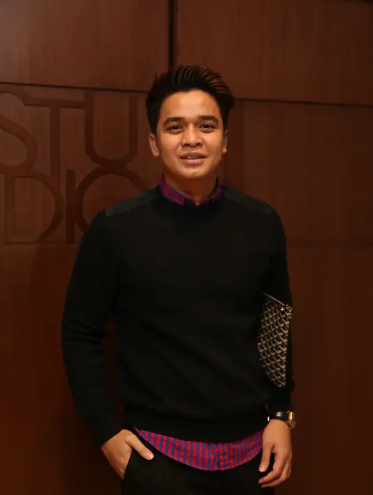 Sebagai adik kandung dari mendiang Olga Syahputra, Billy tentunya menjadi tulang punggung keluarga. Namun ia mengaku tak terbebani dengan semua tanggungjawab yang dipikulnya saat ini. (Andy Masela/Bintang.com)
