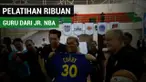 Berita video ribuan guru olahraga memadati GOR Arcamanik, Bandung, Rabu (2/5/2018). Mereka penuh semangat untuk mendapatkan pelatihan dasar olahraga basket langsung dari Akademi Pelatih Jr. NBA.