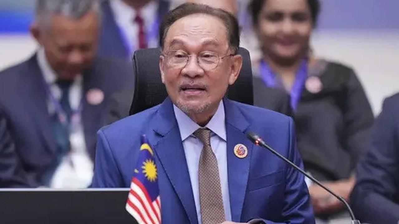 Ribuan Warga Malaysia Turun ke Jalan dengan Busana Serba Hitam, Protes Kepemimpinan Anwar Ibrahim
