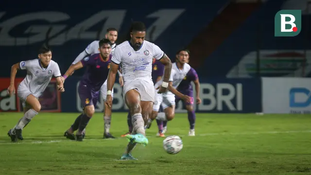 Foto: Hasil BRI Liga 1, Arema FC Sukses Kalahkan Persik Kediri dalam Drama Lima Gol