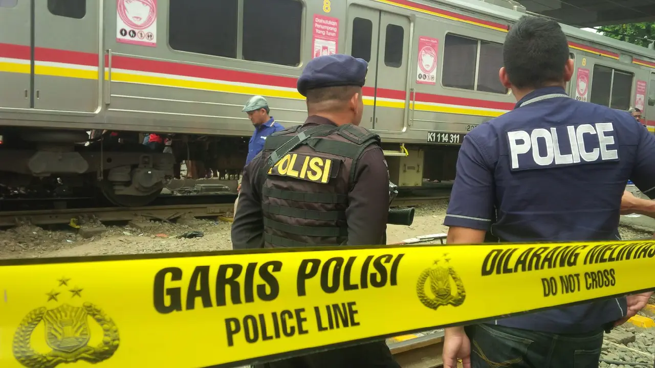 Kecelakaan Maut KRL vs Metromini Angke